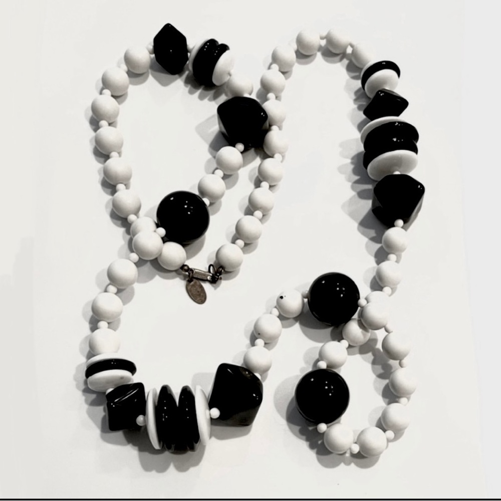 Vintage Miriam Haskell, Black & White beaded necklace*MINT